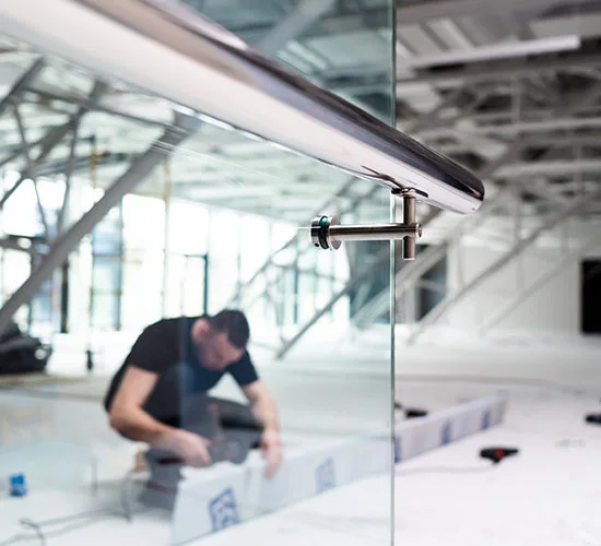 Haines City, FL highly skilled glass repair technicians